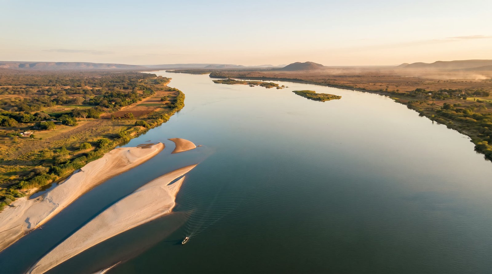 Paisagem natural às margens do Rio São Francisco